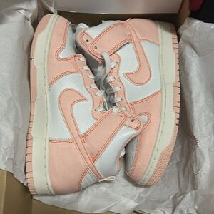 Women’s Nike Dunk Hight